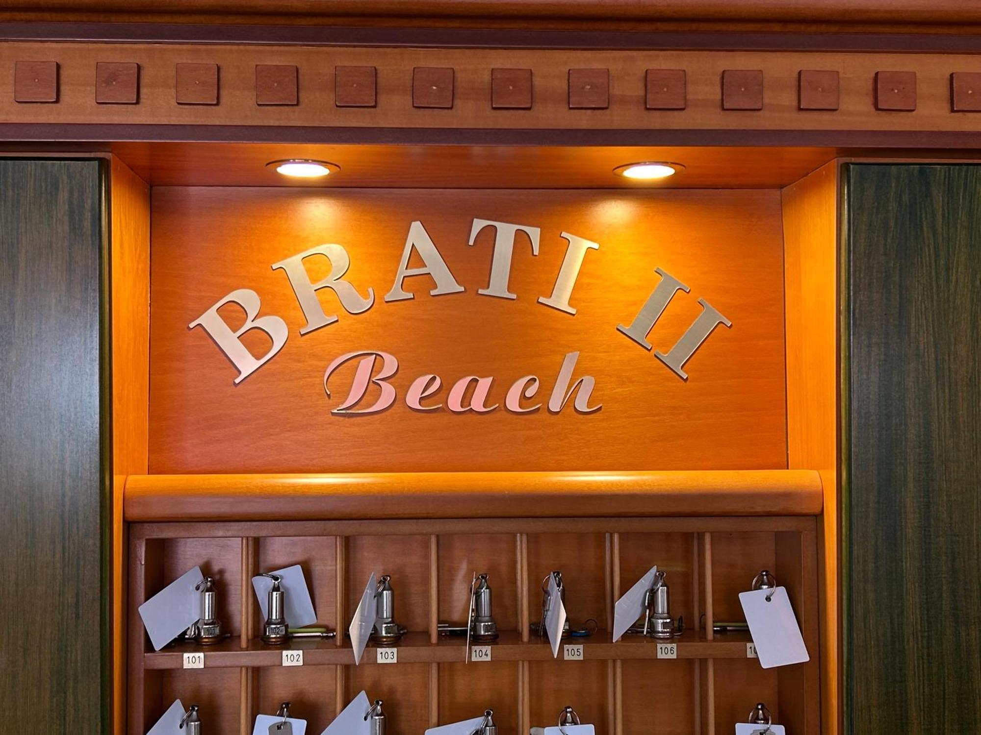 Brati II Beach Hotel Arkoudi Buitenkant foto